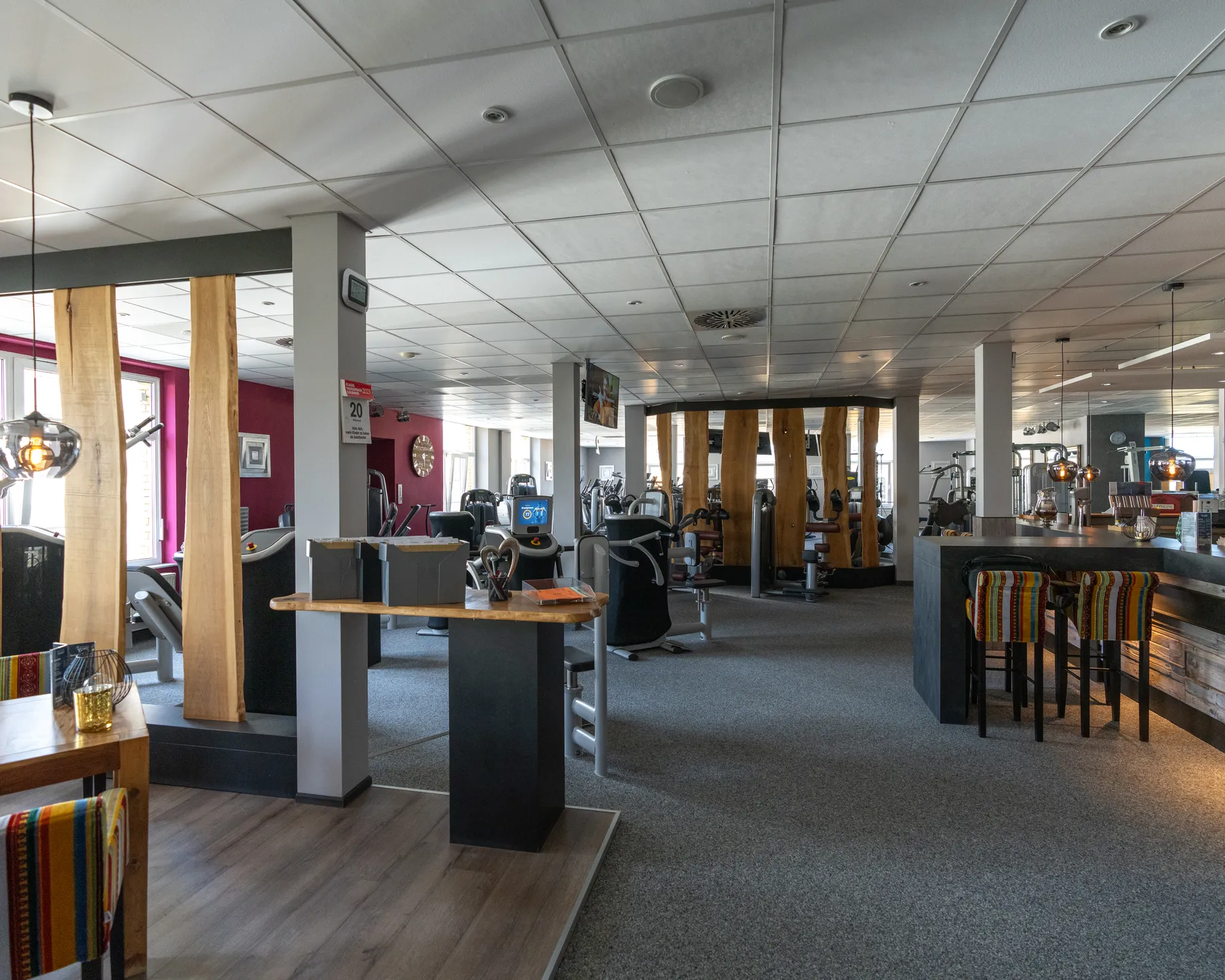 Cardio-Raum mit Indoor-Bikes im Westend Sport Plauen